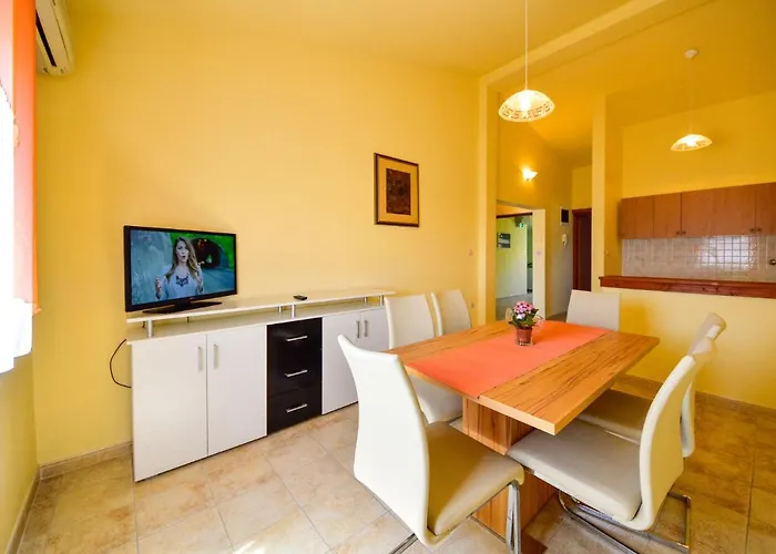 Fani-4 By Interhome *