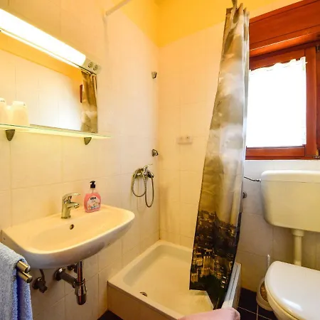 Fani-4 By Interhome Apartmán