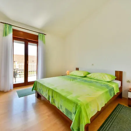 Appartamento Fani-4 By Interhome