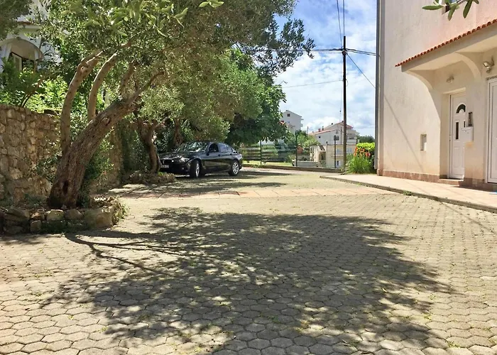 Fani-4 By Interhome * Banjol